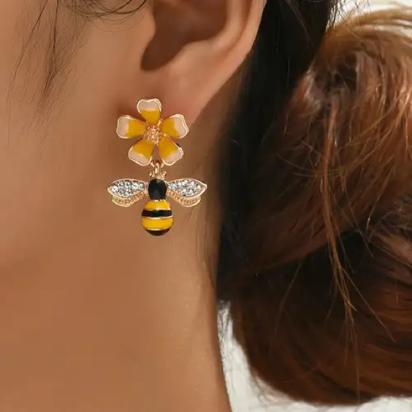 Gold Plated Yellow Flower And Bee Earrings 28$